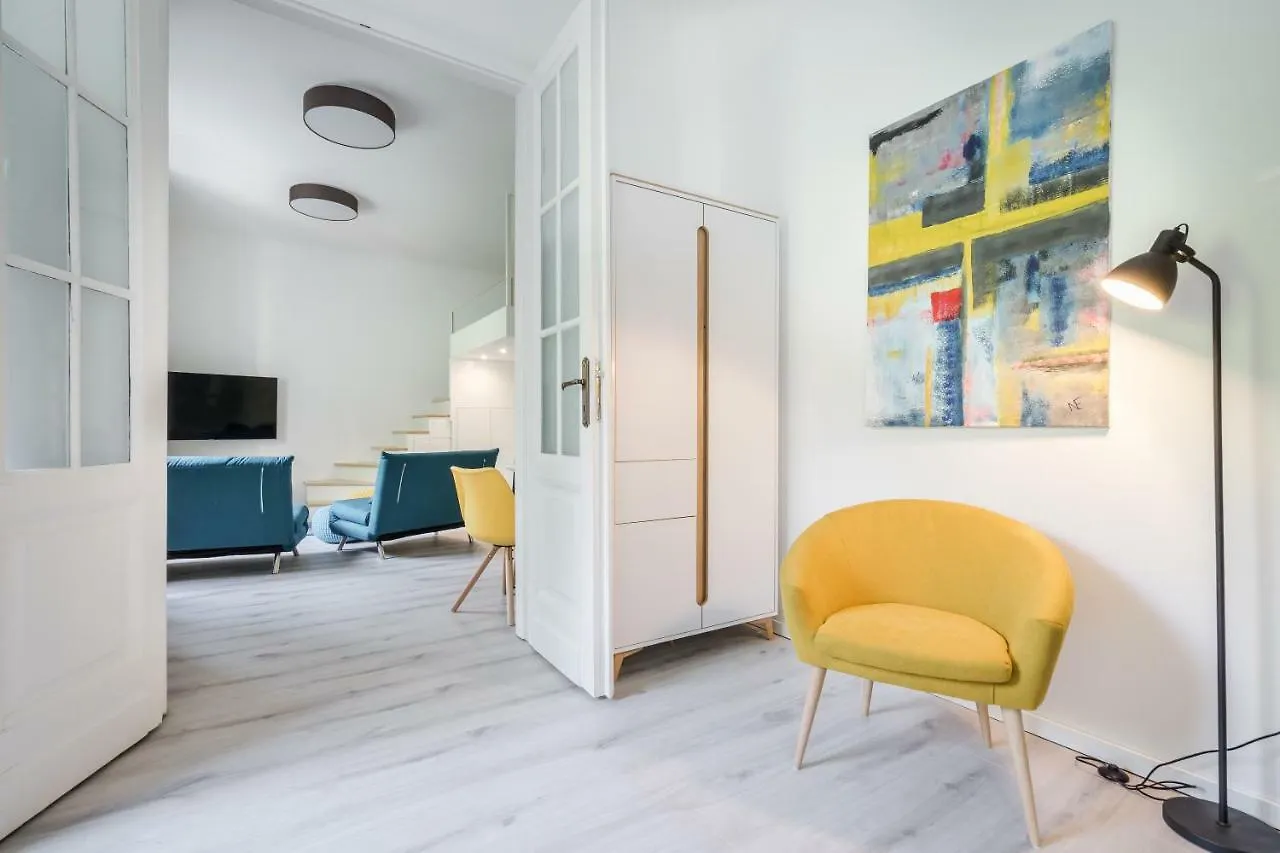 Bpr Color Fusion Home With A/C 布达佩斯